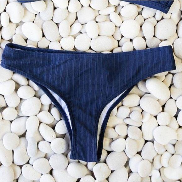 NWT Large, Ribbed Navy Blue Bikini Set - Picture 7 of 9